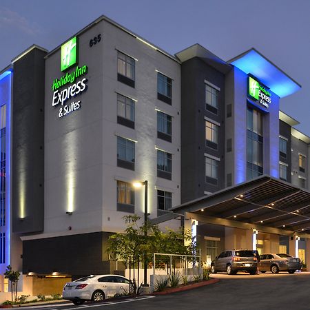 Holiday Inn Express&Suites San Diego - Mission Valley Exterior foto